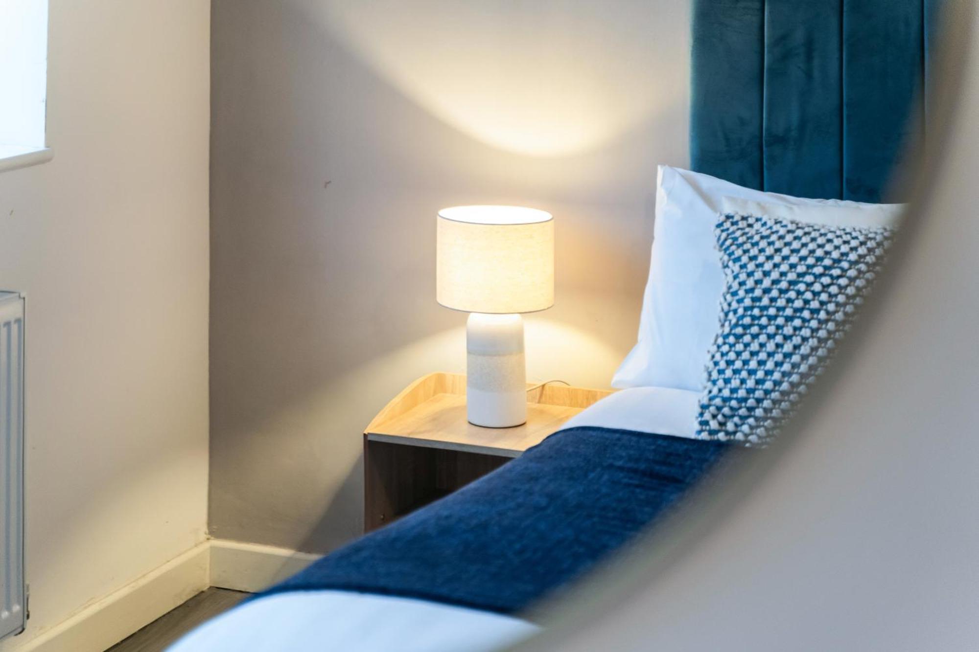 Stylish New Apartment - Free Wifi & Netflix - Top Rated - 3Mh Cradley Heath Εξωτερικό φωτογραφία
